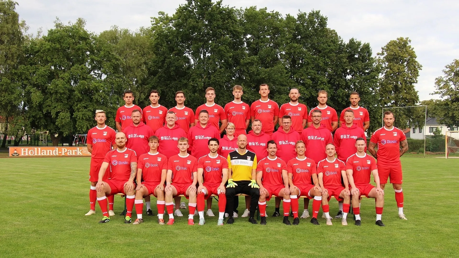1Herren Rot Weiss Schoenow