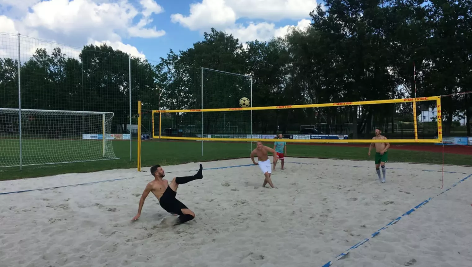 footvolley rot weiss schoenow